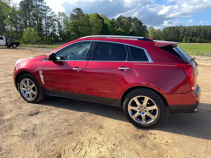 2011-cadillac-srx-image-2