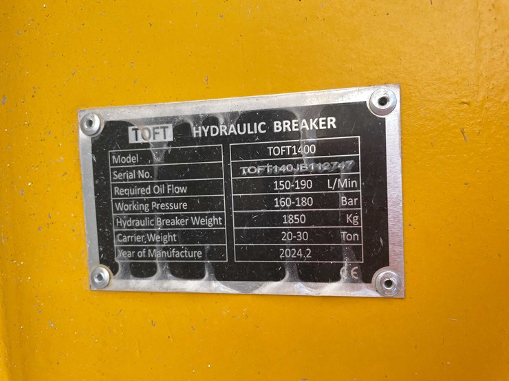 caterpillar-320-image-9