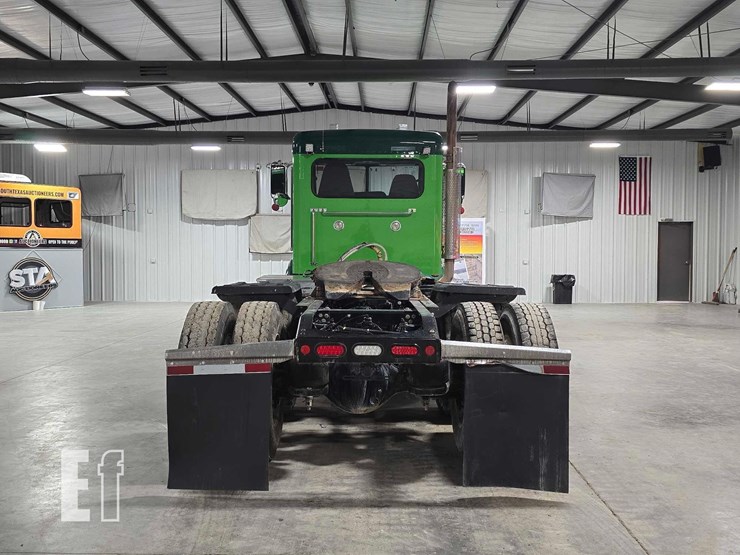 2021-peterbilt-367-image-8