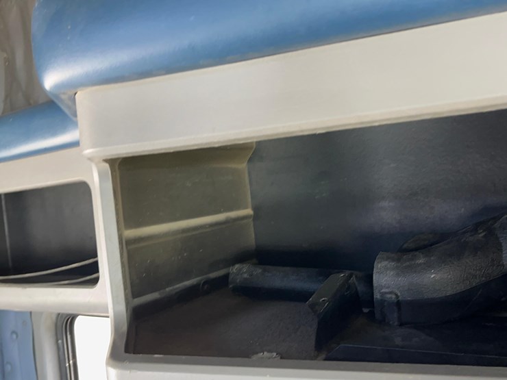 2004-kenworth-w900-image-84