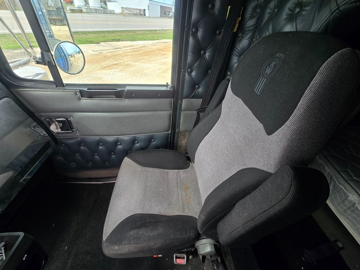 1999-kenworth-w900-image-60