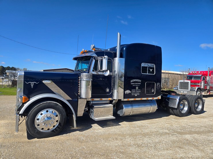 2005-peterbilt-379-image-5