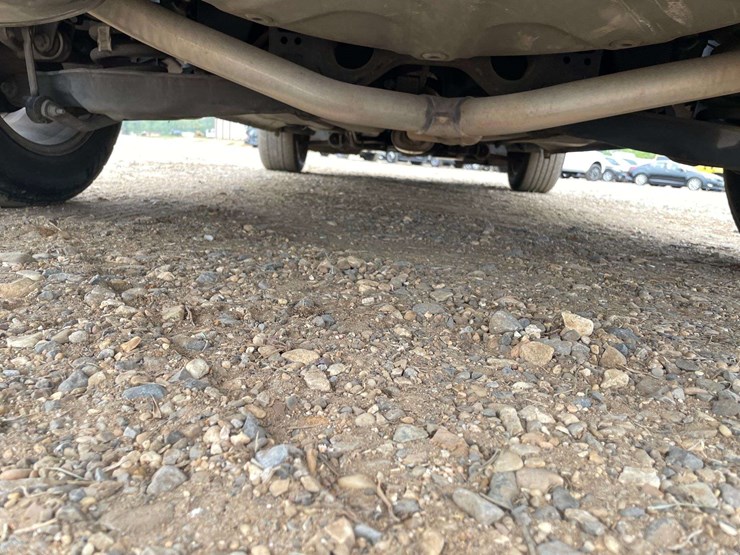 2015-ford-explorer-xlt-image-24