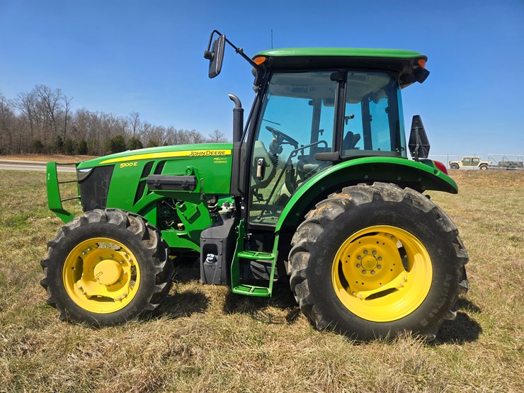 2019-john-deere-5100e-image-5