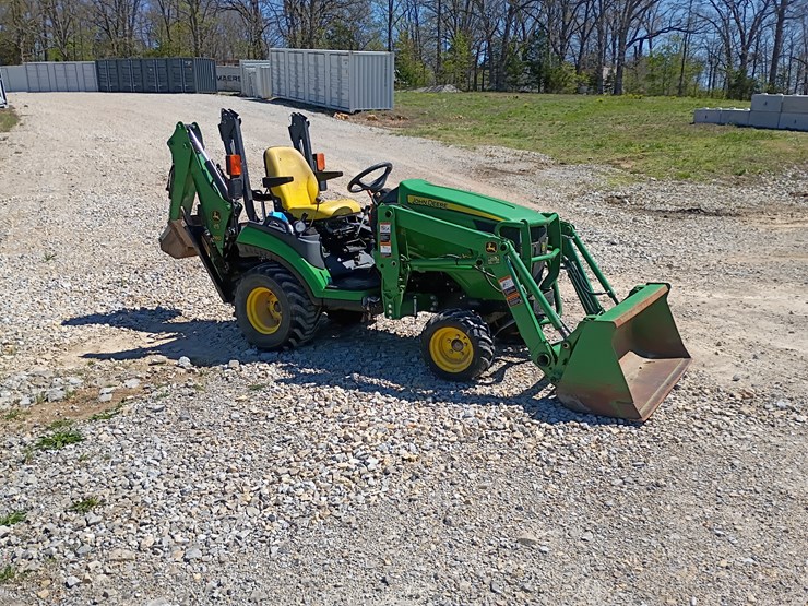 2013-john-deere-1025r-image-12