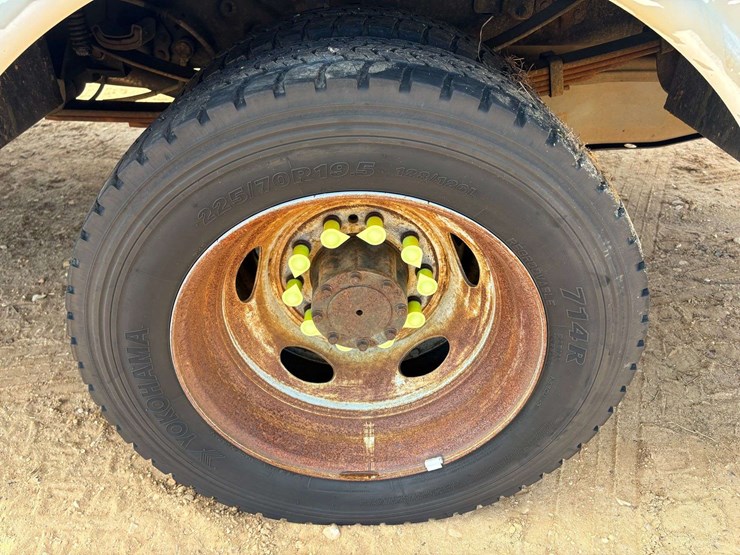 2011-ford-f450-image-8