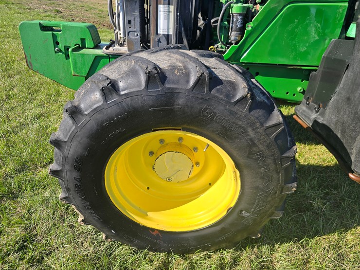 2016-john-deere-6110m-image-41