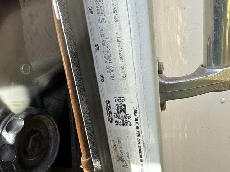 1991-freightliner-fld120-image-48