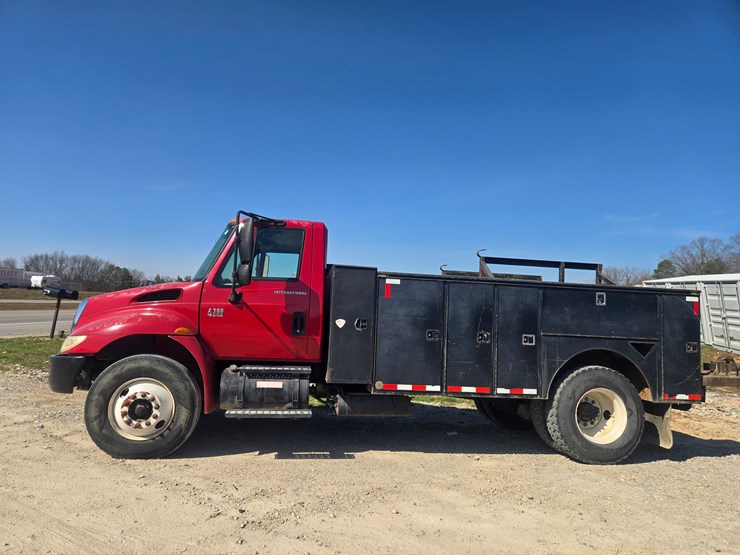 2007-international-durastar-4300-image-7