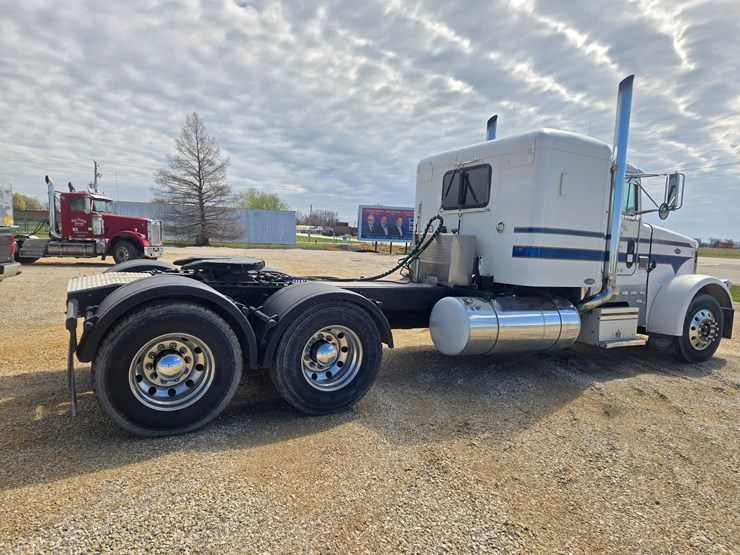 1996-peterbilt-377-image-20