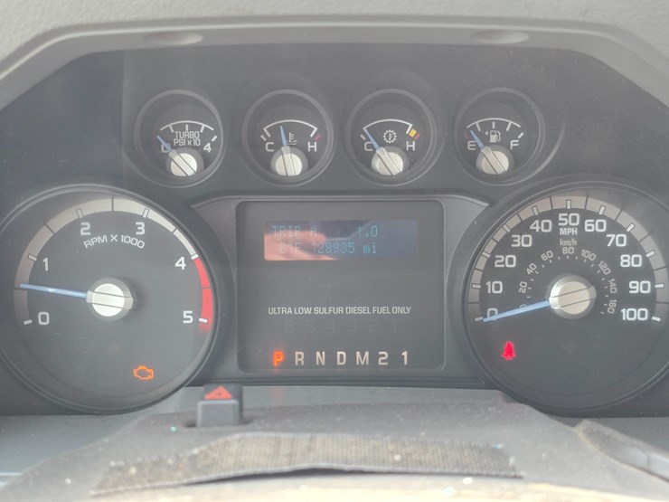 2013-ford-f550-image-27