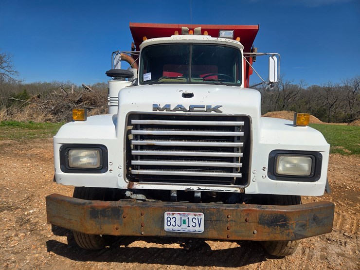 1994-mack-rd690s-image-26