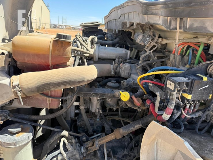 2016-international-durastar-4400-image-30