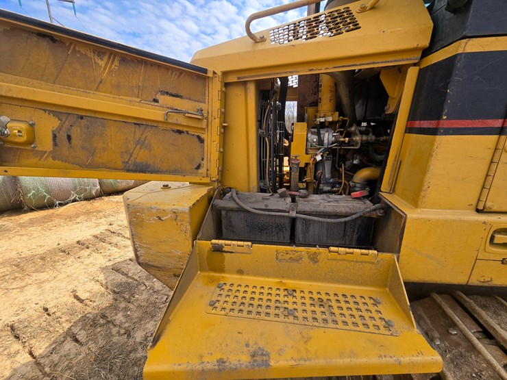 2005-caterpillar-953c-image-38