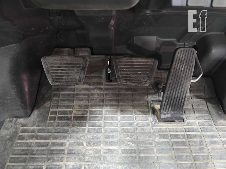 2018-caterpillar-gp25n-image-15