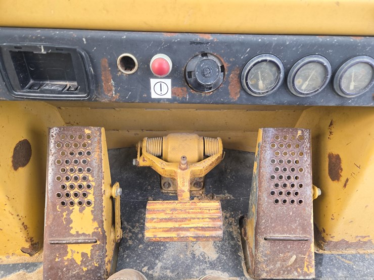 1996-caterpillar-953b-image-47