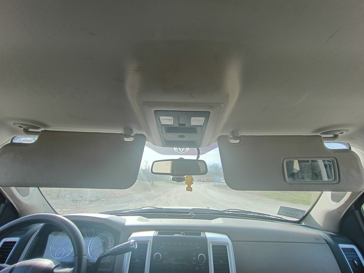 2012-dodge-1500-image-46