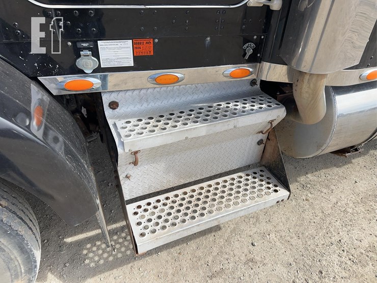 2005-kenworth-t800-image-41