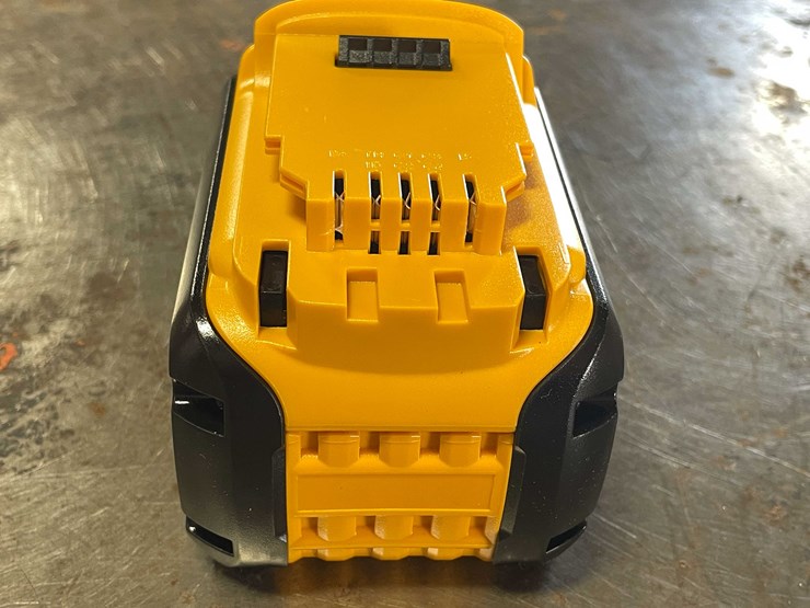 #2457-•-new-dewalt-compatible-20v/60v-12.0-ah-battery-(cw)-image-3