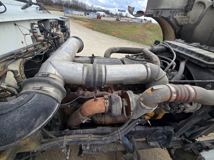 2000-peterbilt-379-image-44