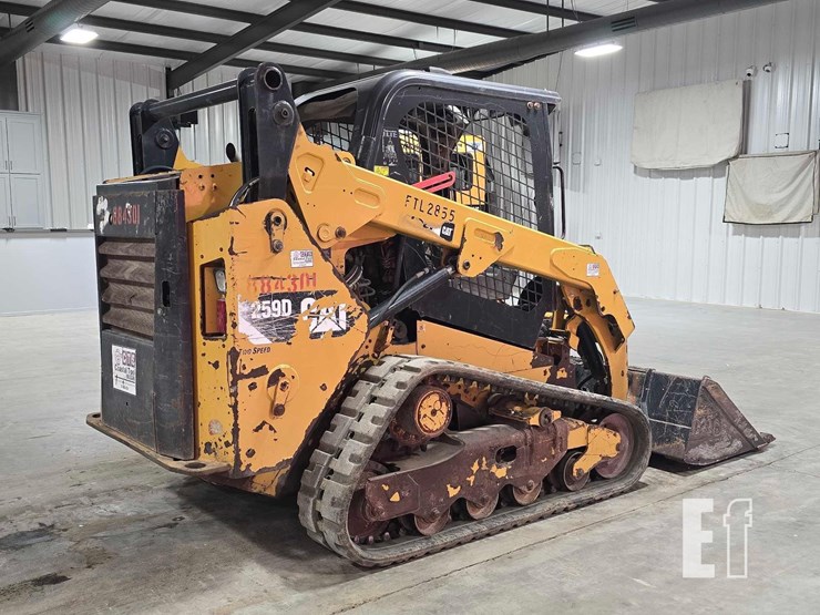2015-caterpillar-259d-image-3
