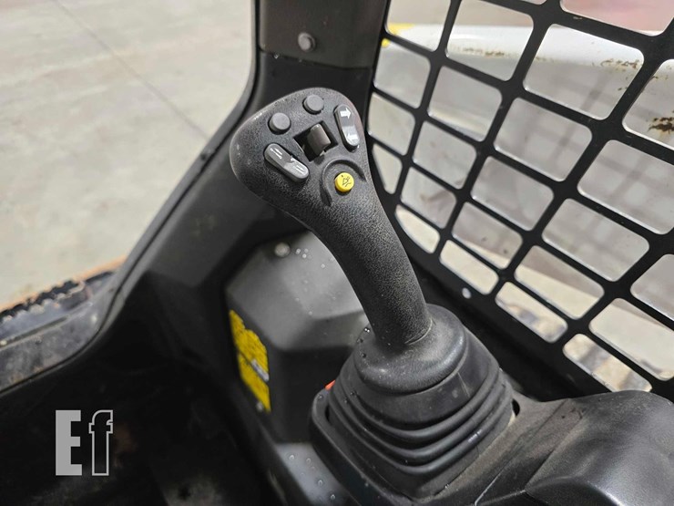 2020-bobcat-t76-image-17