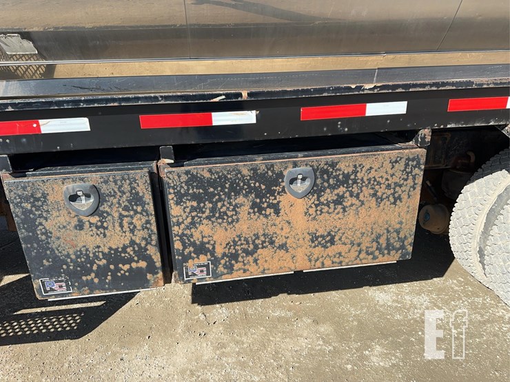 2005-kenworth-t800-image-32