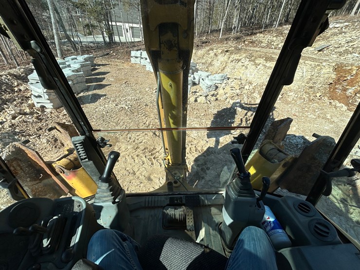 2005-caterpillar-420d-image-65