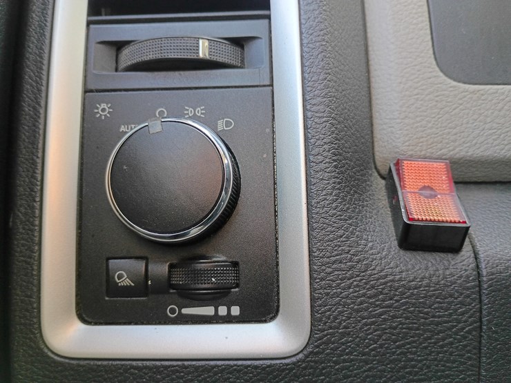 2012-dodge-1500-image-56