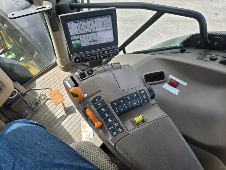 john-deere-6125r-image-56