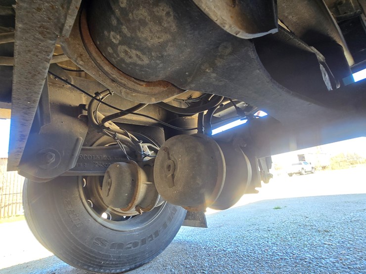 2010-timpte-hopper-bottom-image-40