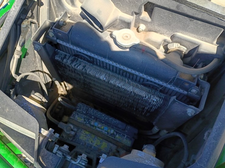 2013-john-deere-1025r-image-18