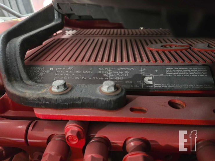 2020-freightliner-cascadia-126-image-19