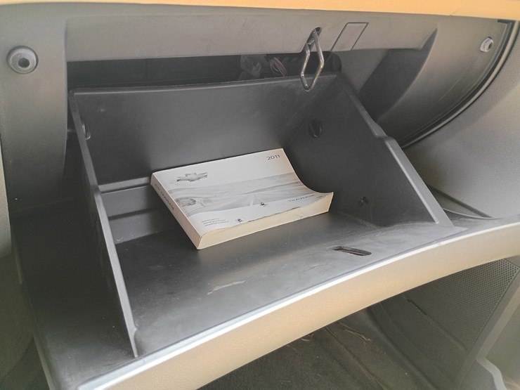 2011-chevrolet-traverse-image-38