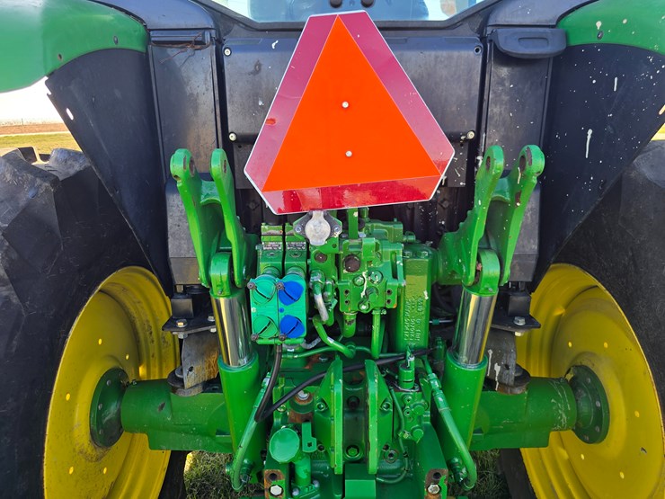 2016-john-deere-6110m-image-33