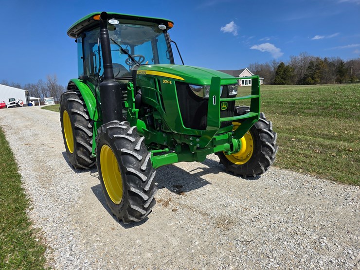 #22600-•-2024-john-deere-5090-tractor-image-17