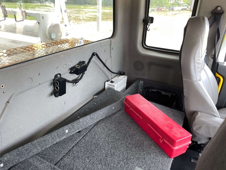 2013-international-durastar-4300-image-20