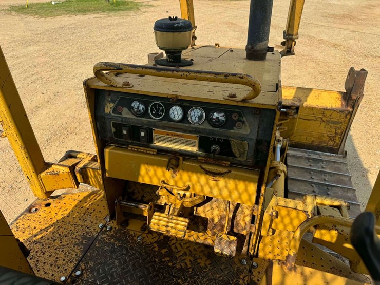 1999-caterpillar-d4c-image-17