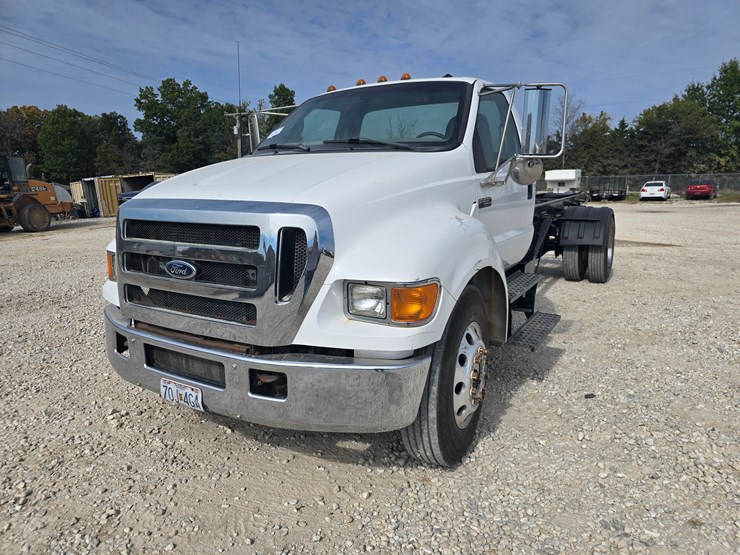 2004-ford-f650-image-1
