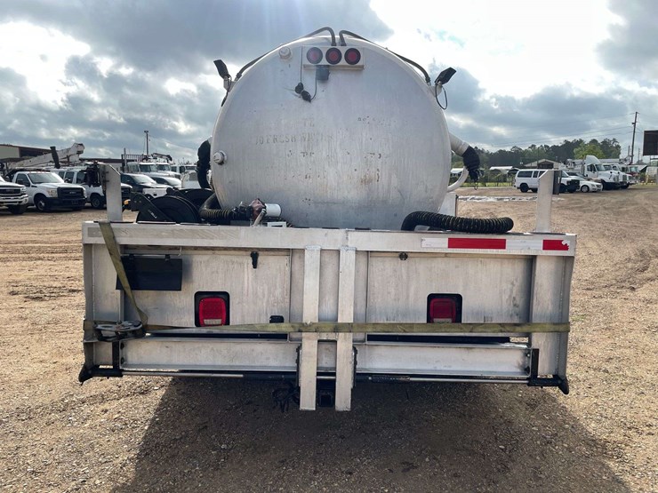 2017-ford-f550-xl-image-6