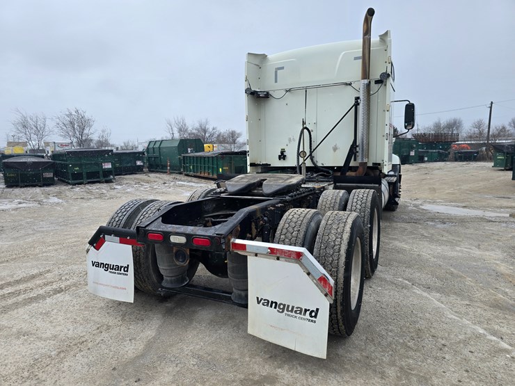 #22593-•-2016-mack-cxu613-pinnacle-sleeper-truck-image-8