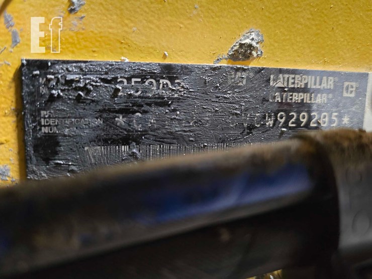 2023-caterpillar-259d3-image-37