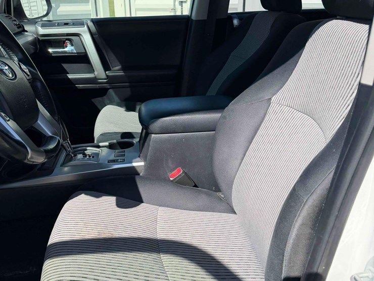 2015-toyota-4-runner-image-10