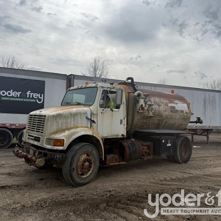 1989 INTERNATIONAL 7100