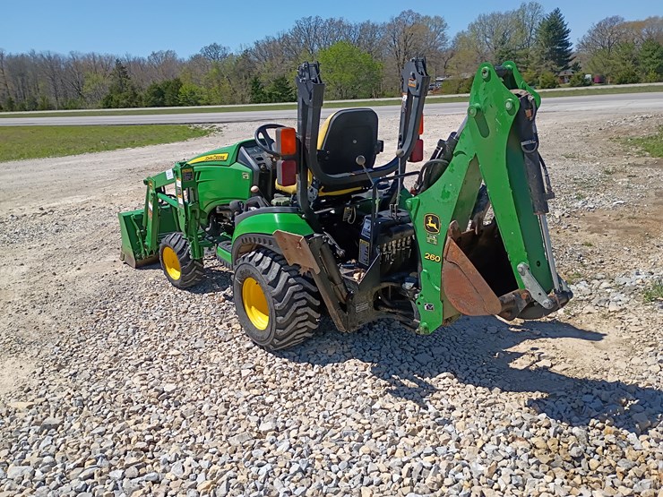 2013-john-deere-1025r-image-5