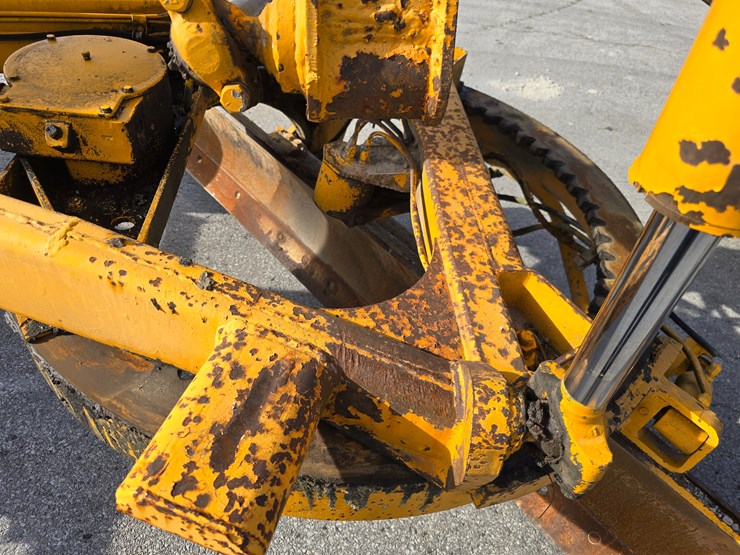 1971-deere-570a-image-39