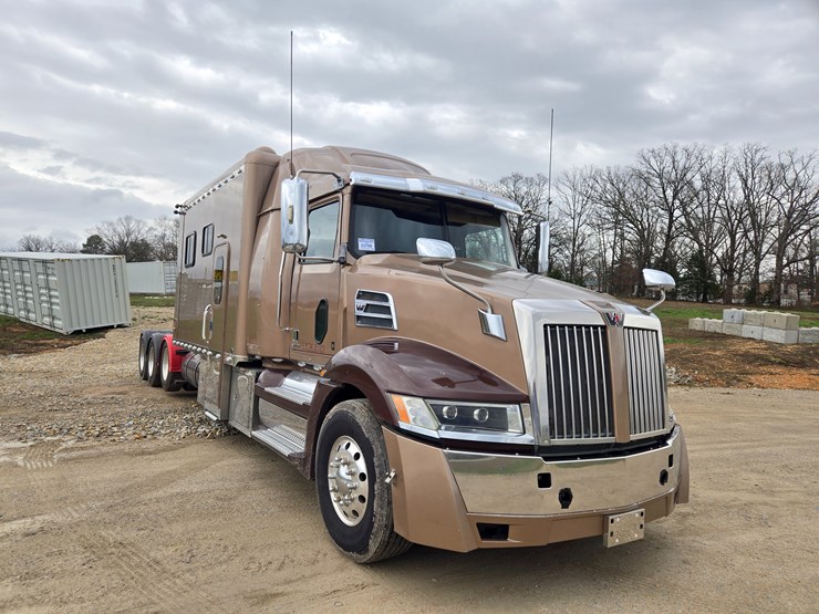 2017-western-star-5700xe-image-31