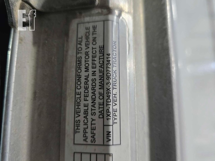 2009-peterbilt-367-image-29