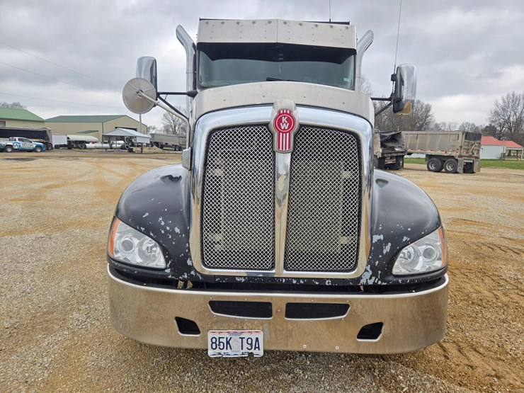 2014-kenworth-t660-image-31