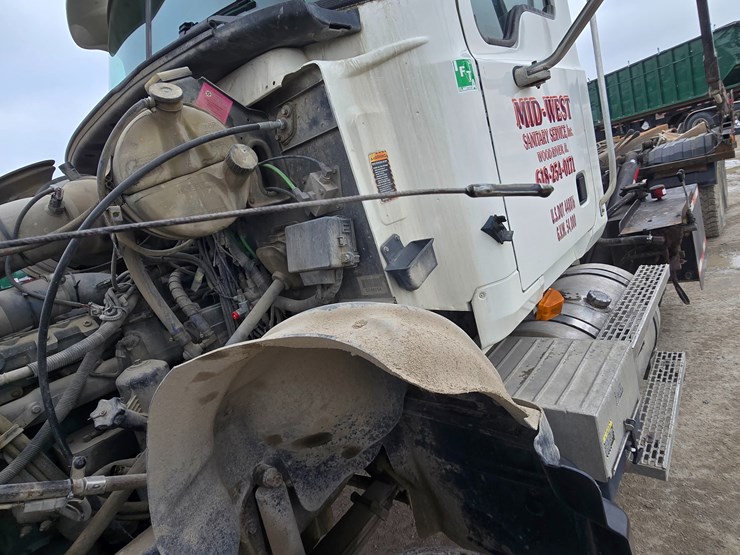 #22589-•-2006-mack-cv713-granite-roll-off-garbage-truck-image-27